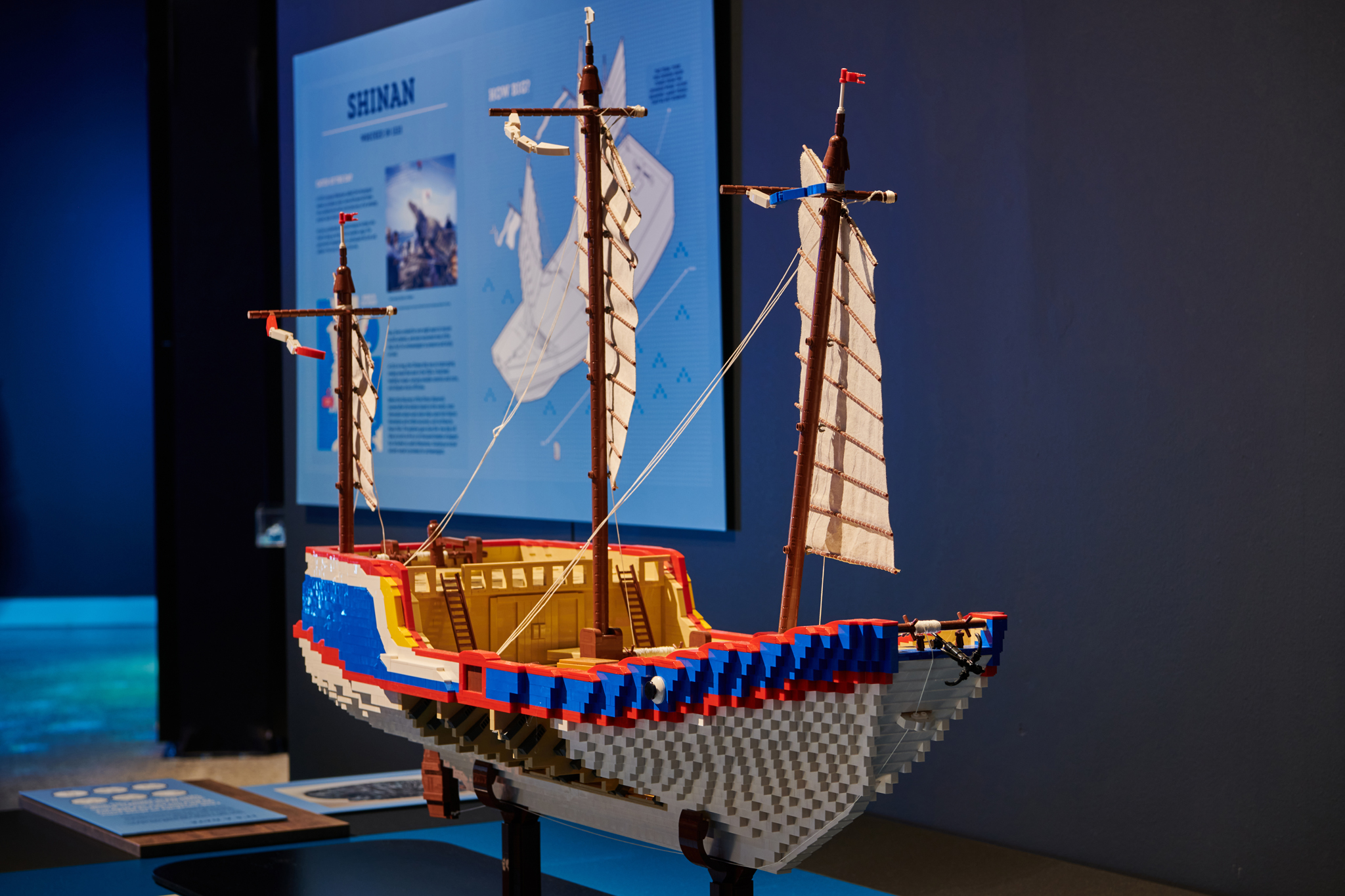 A LEGO model of the Shinan wreck