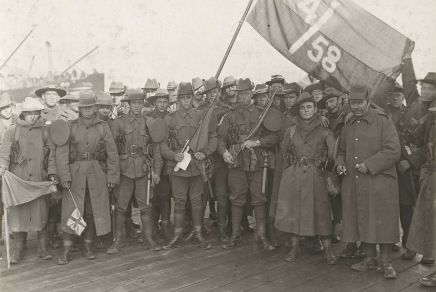 Members of the 4th Reinforcements, 58th Battalion waiting to board HMAT ORSOVA, Melbourne.