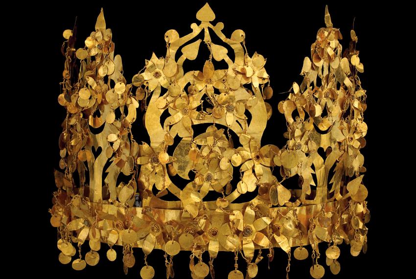 Crown dismantles into six separate sections