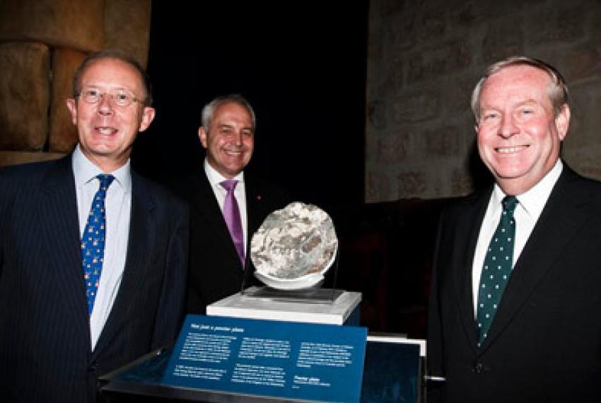 Willem Andreae, Alec Coles and Colin Barnett standing next to a significant Dutch shipwreck artefact