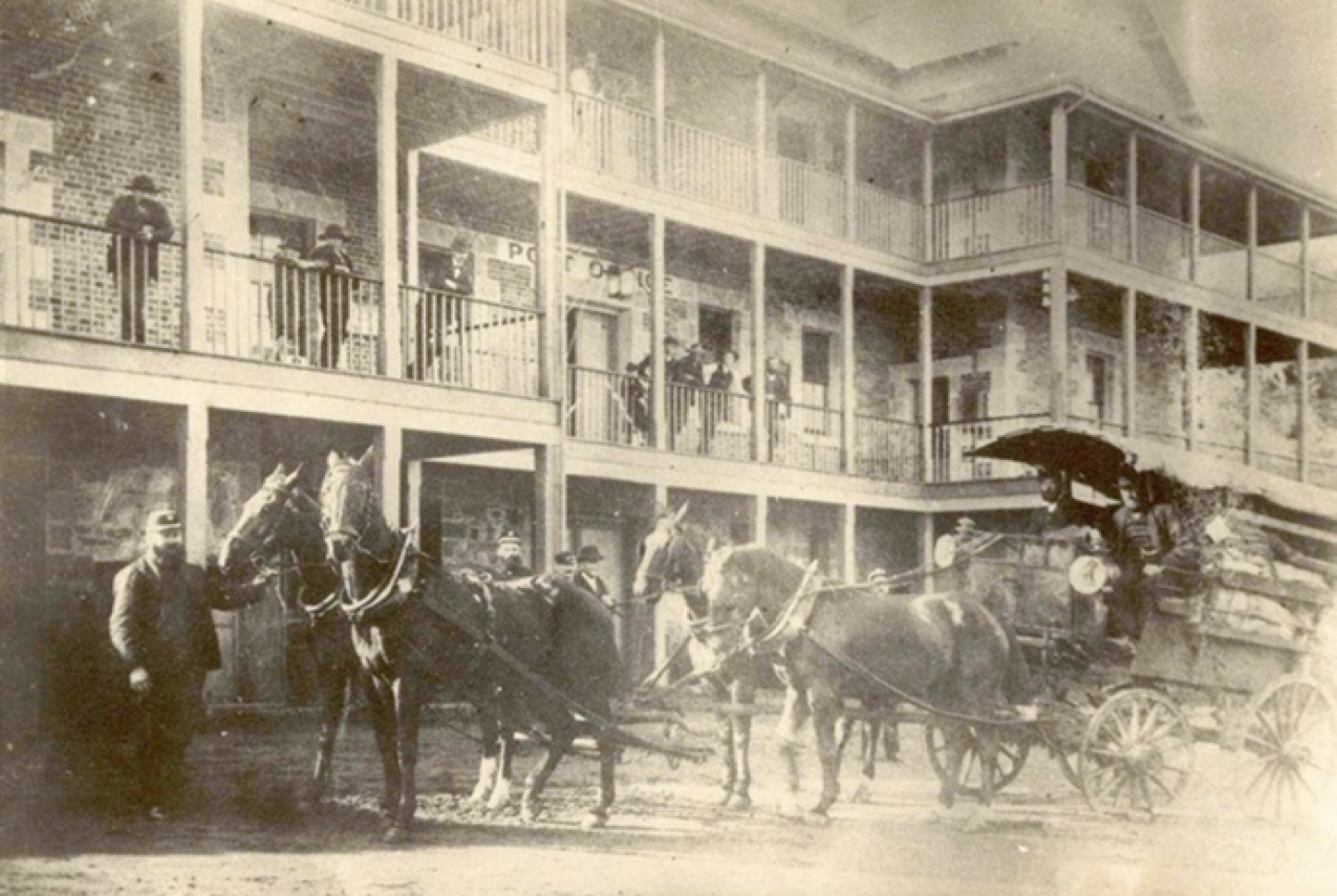 Mail stage coach 1851