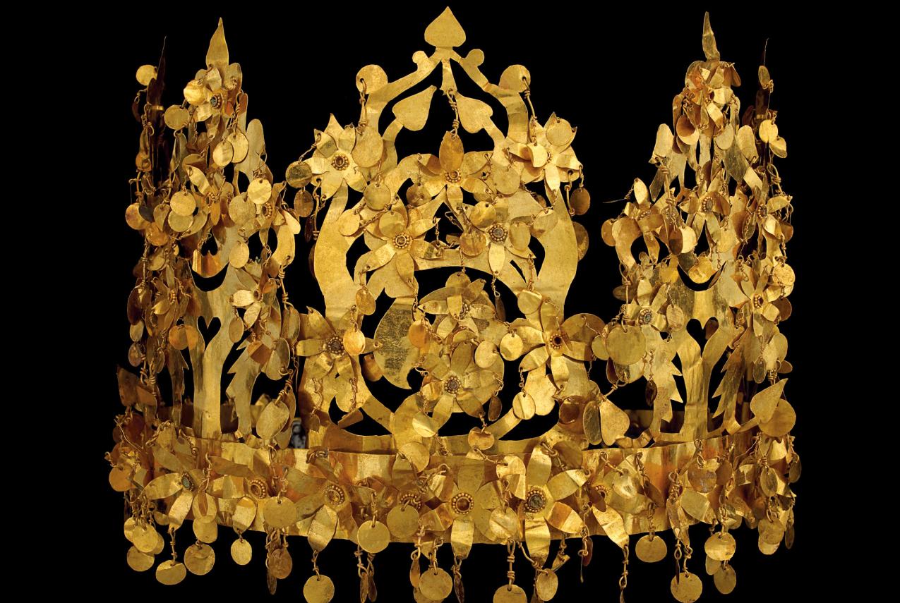 Crown dismantles into six separate sections