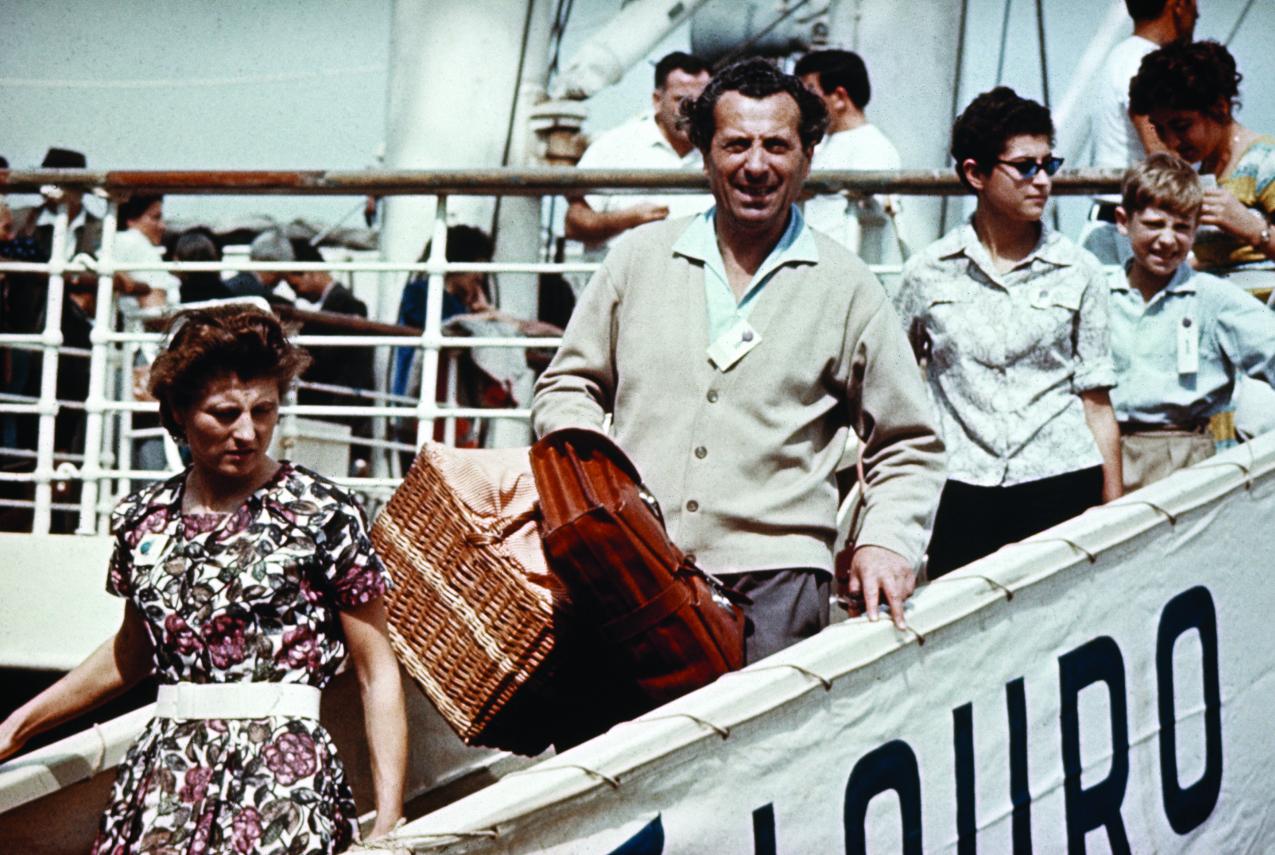 Italian migrants arriving at Sydney, 1951.