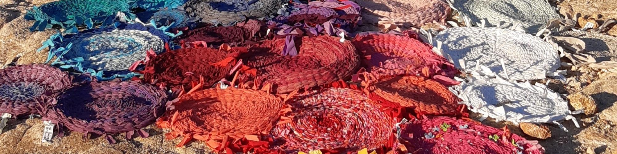 Rugs on the rocks photo Vivienne Robertson