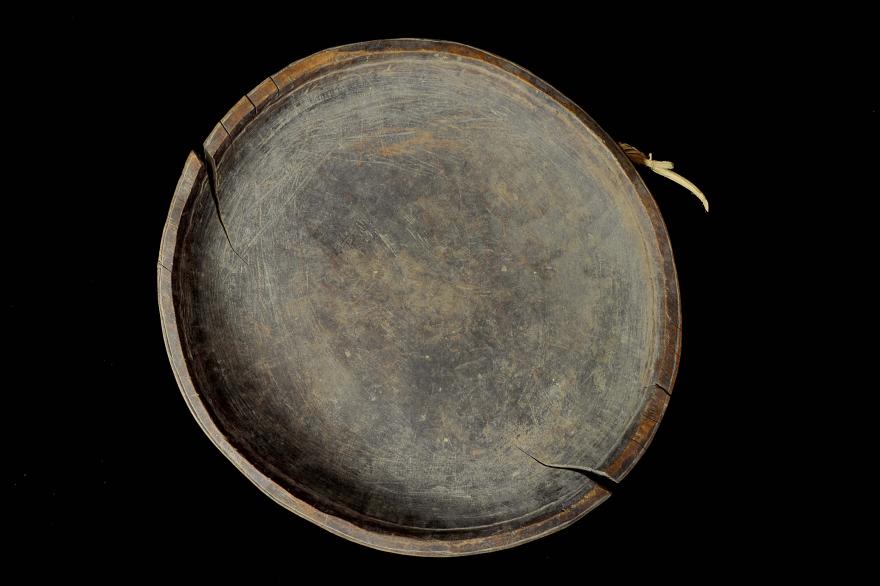 Finely carved food bowl from Murik Lakes that may be hung from a wall. Back View.