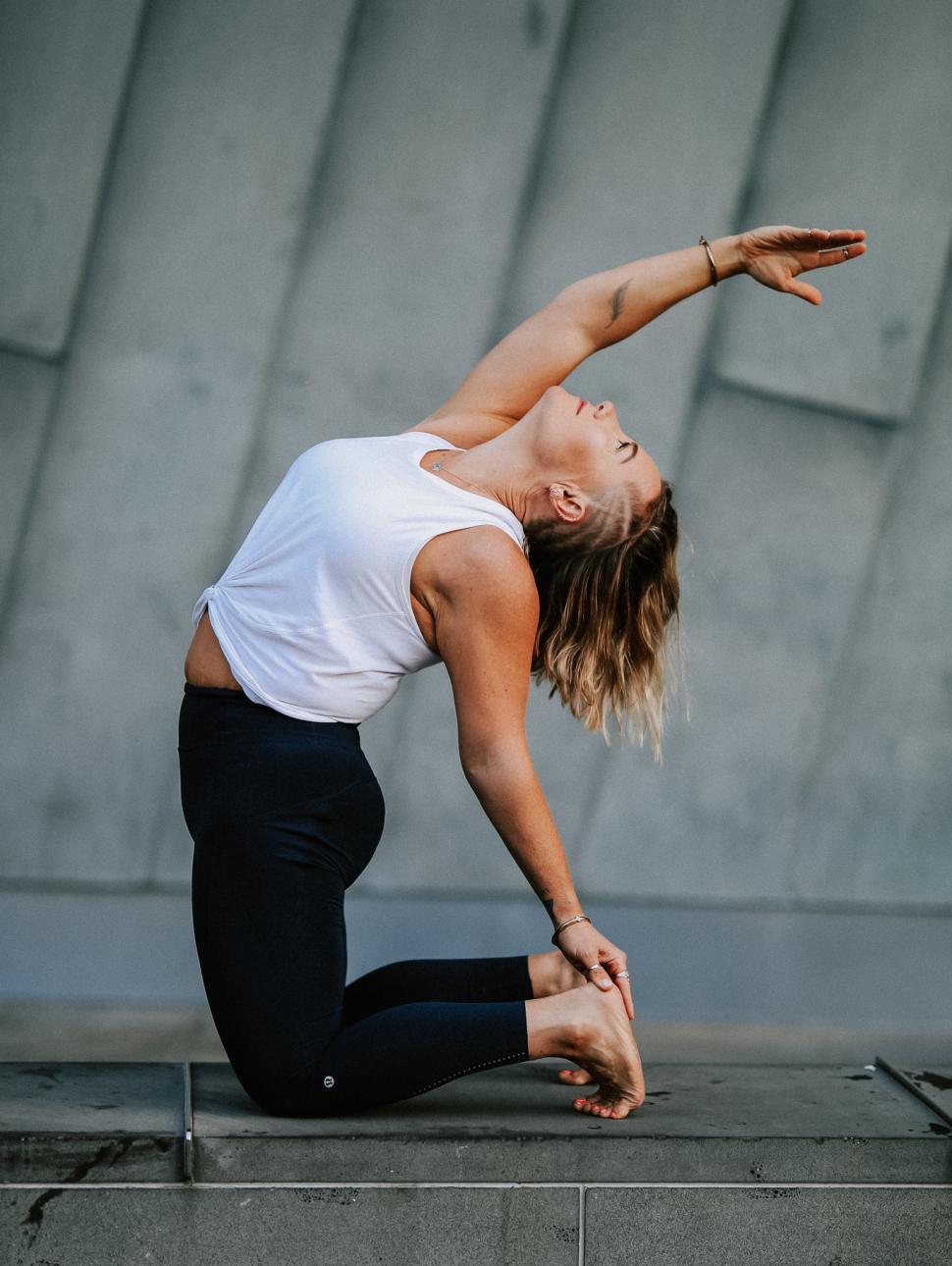 Yoga in from of the Museum