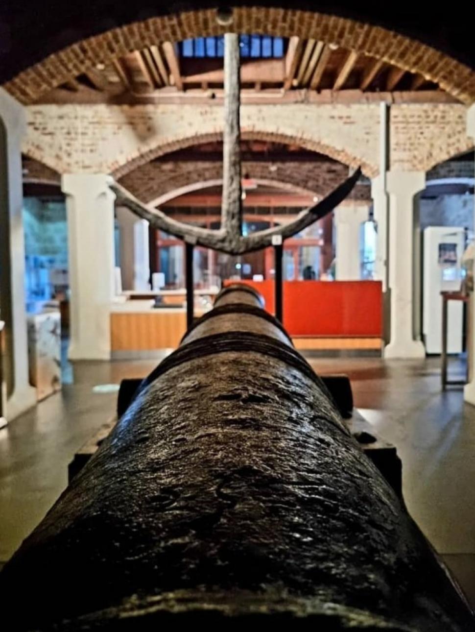 cannon pointing into entrance of WA shipwrecks Museum