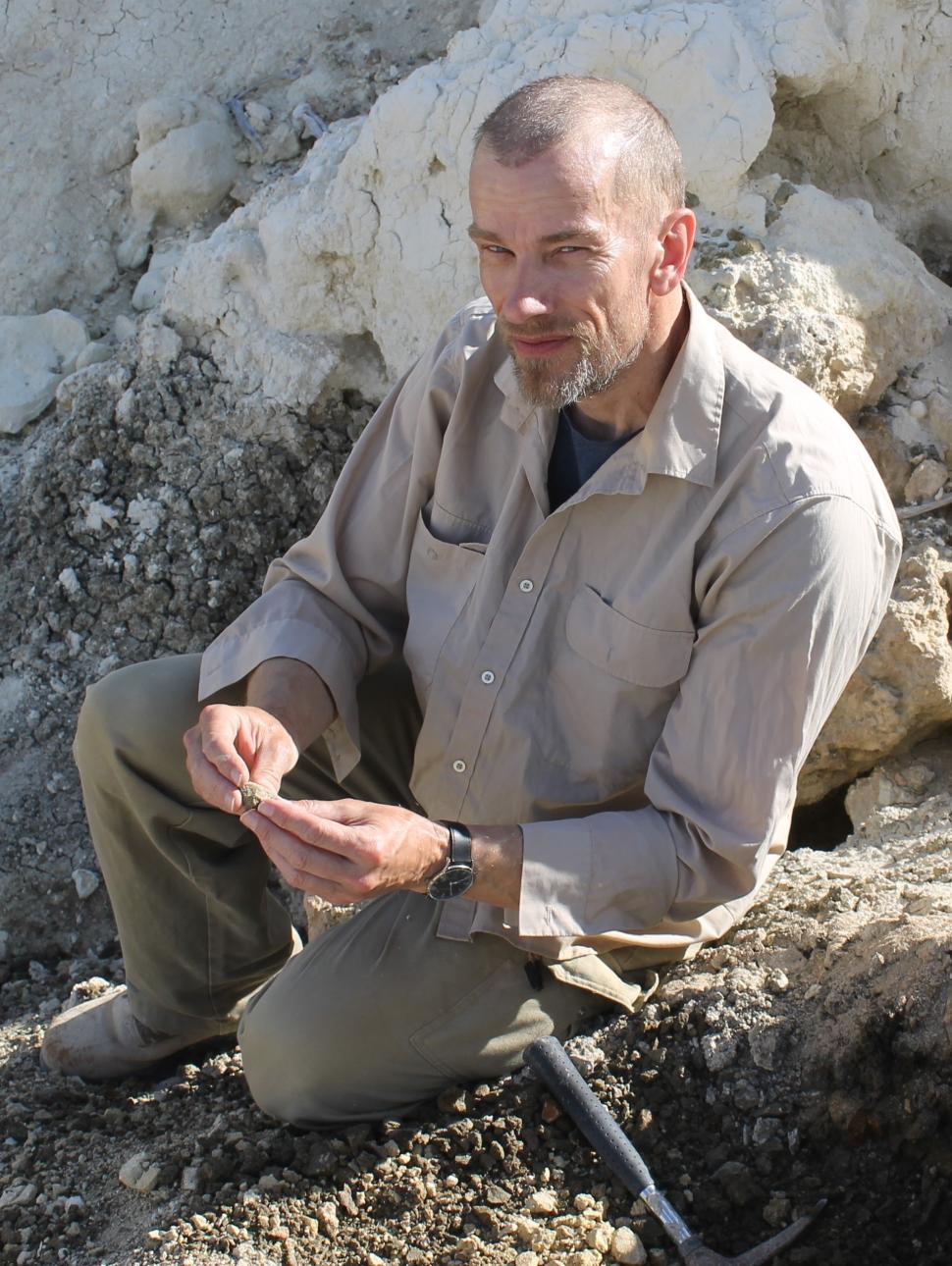 WA Museum palaeontologist Mikael Siversson