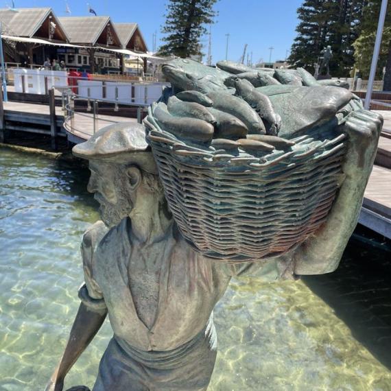 Image of fisherman statue at the Fremantle Fishing Boat Harbour