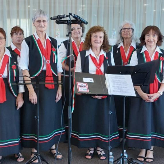 An image of the Joys of the Women choir (Le Gioie Delle Donne) from Fremantle, performing at the Totally Lit festival in 2025.
